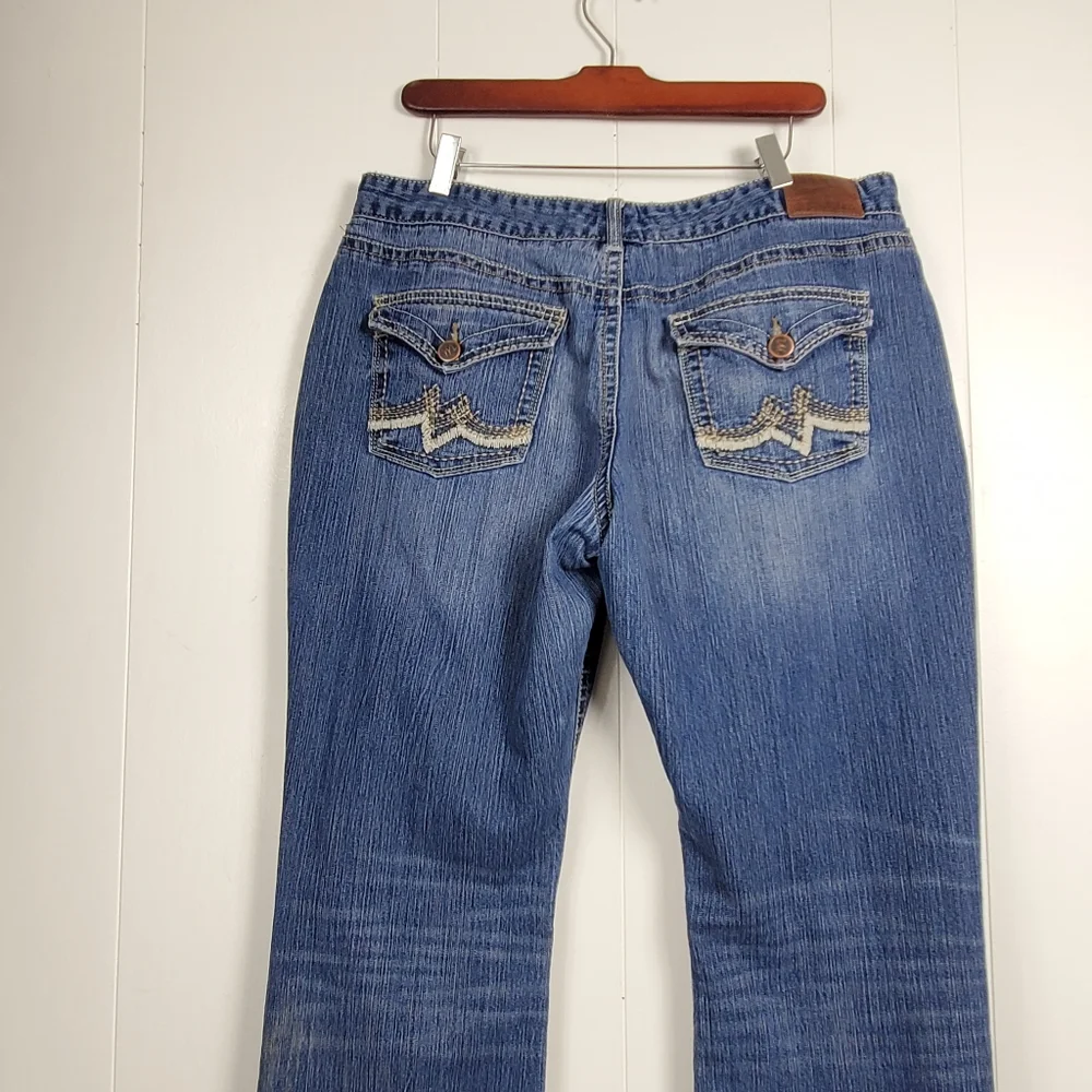 Maurice's boot cut jeans size 13/14